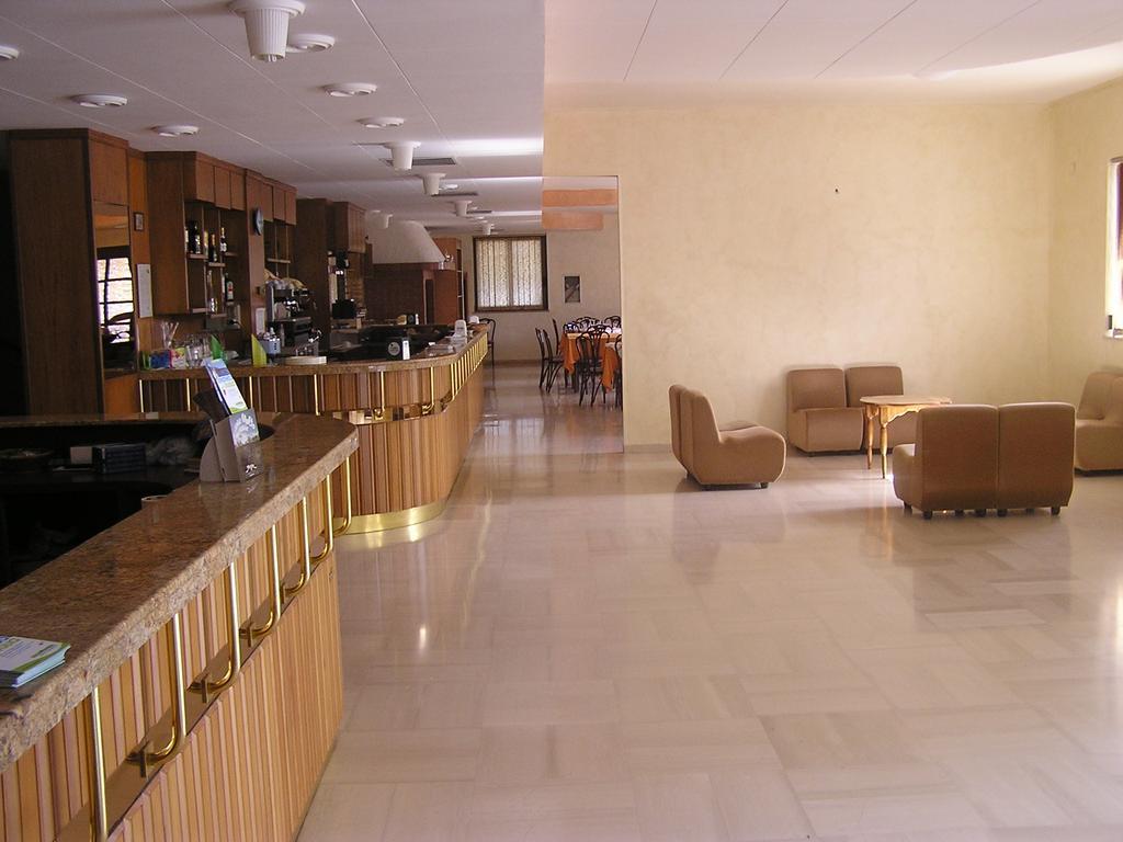 Hotel Menta & Rosmarino Monte Sant'Angelo Bagian luar foto