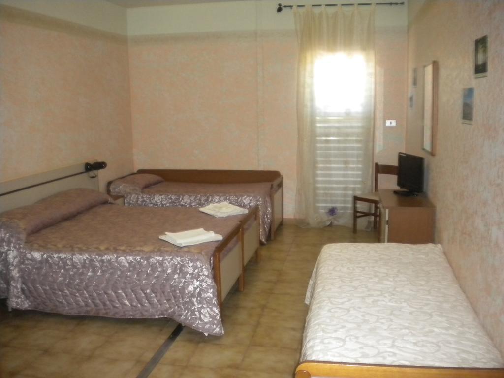 Hotel Menta & Rosmarino Monte Sant'Angelo Bagian luar foto